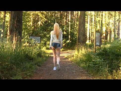 ❤️ Schöne Frau bewegt sich langsam, nicht nackt Video ❤❌ Super porn bei uns de.shufflesex-com.ru ☑